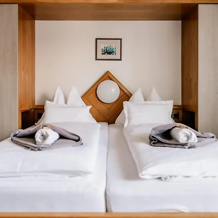 Haus Aschgan بيت ضيافة 3*