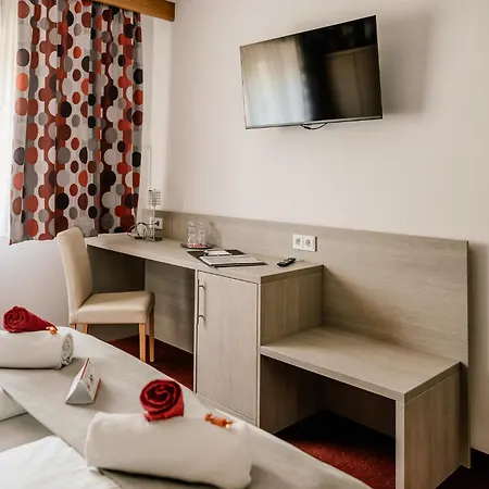 Haus Aschgan فيلاخ
