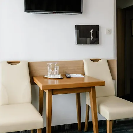 Haus Aschgan بيت ضيافة فيلاخ