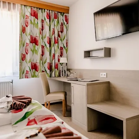 Haus Aschgan فيلاخ