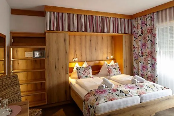 Haus Aschgan Guest house 3*