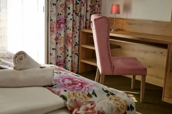 Guest house Haus Aschgan 3*