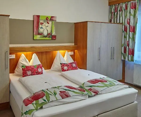 Guest house Haus Aschgan 3*